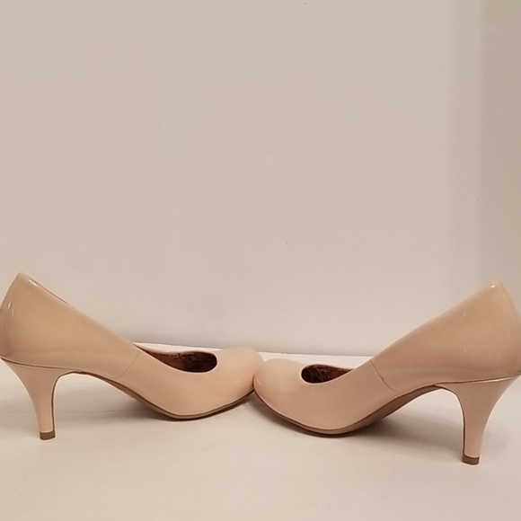 Heels - Picture 4 of 6